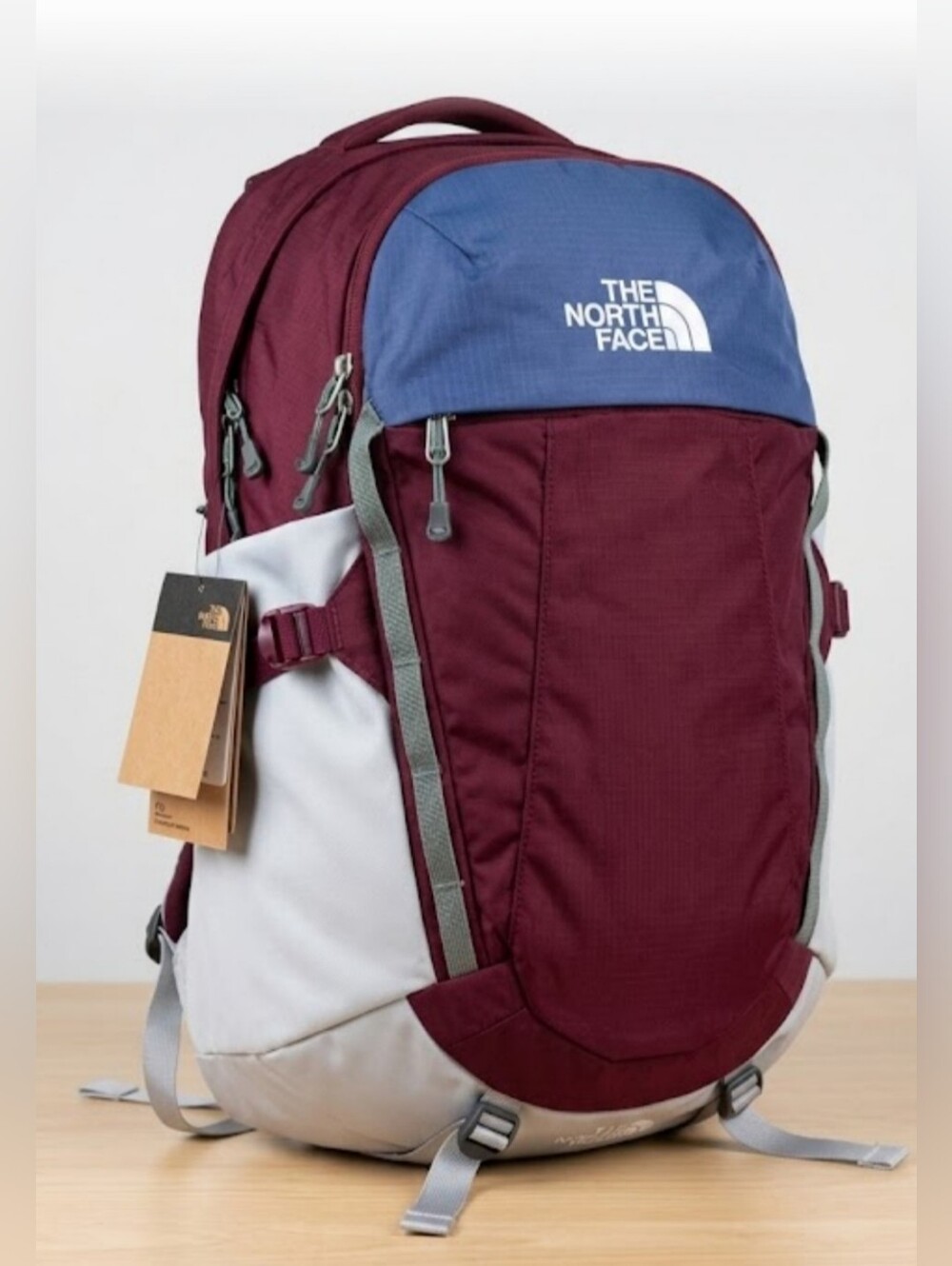 🔥NEW! The North Face Recon fullsize backpack NWT